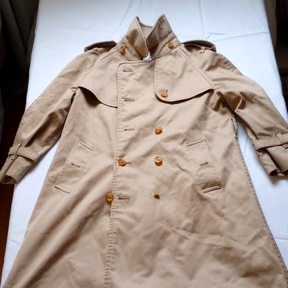 Tan Burberry girls coat. Ages 5-7